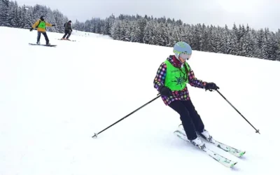 Co spakować na obóz narciarski? Praktyczna lista rzeczy dla młodych narciarzy