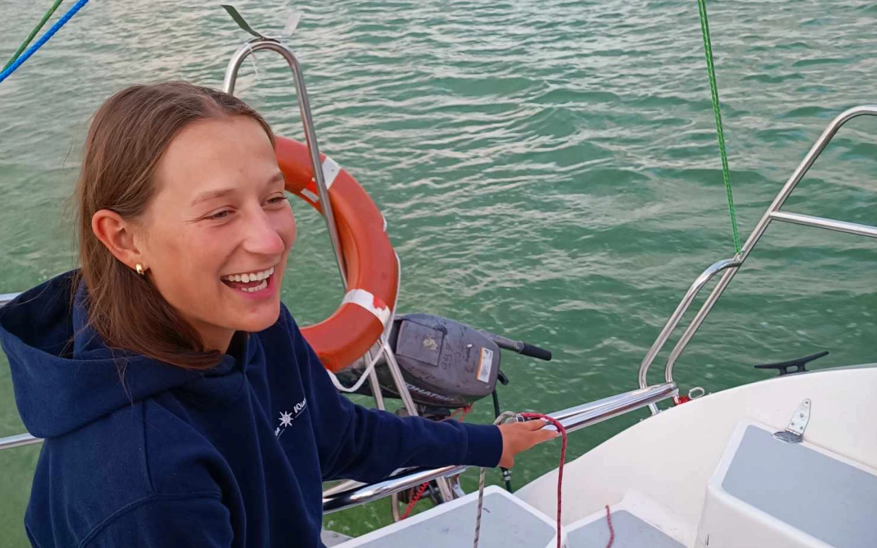 Bluza z logiem Róży Wiatrów - obrazek 5