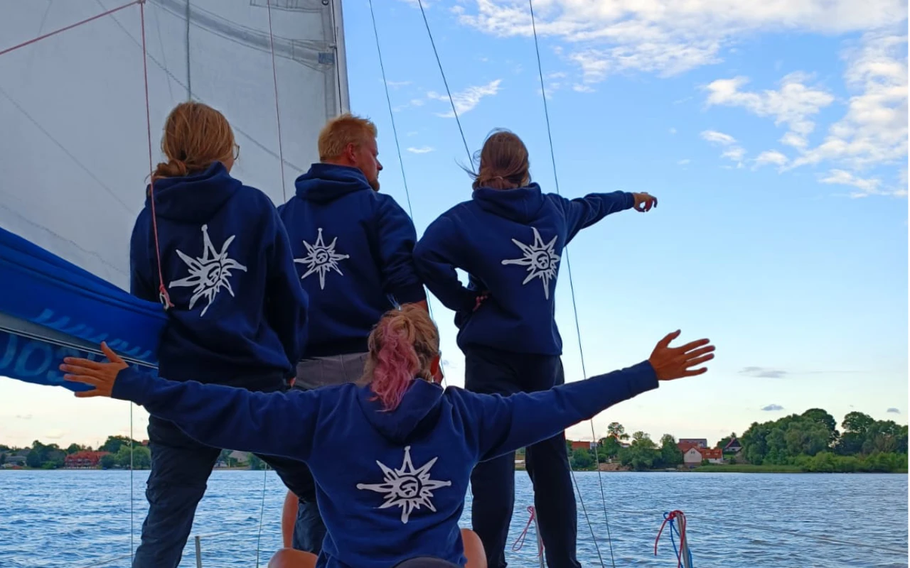 Bluza z logiem Róży Wiatrów - obrazek 3