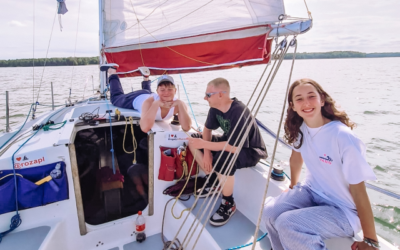 Dlaczego żeglowanie po Mazurach to najlepsza opcja na spędzenie wakacji dla każdego bez względu na wiek?
